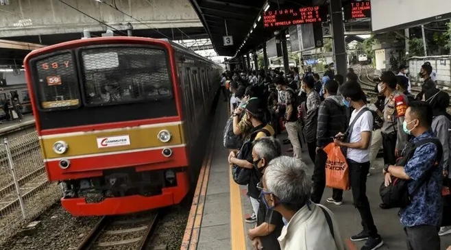 ke PIK naik KRL